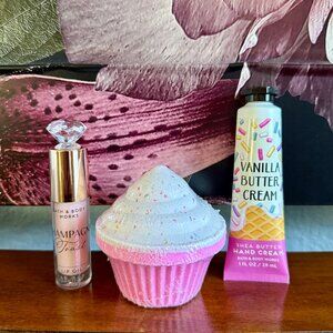 NEW 3-Pc Lip Oil, Bath Fizzy & Hand Cream Bath & Body Works